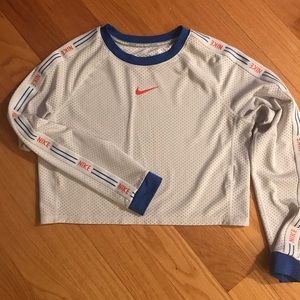 Nike Dri Fit Semi-crop Top